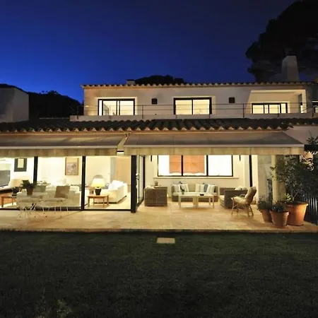 Casa Les Oliveres فيلة يوريت دي مار
